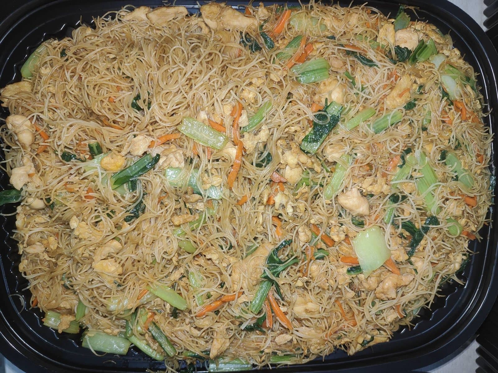 Fried bee hoon with vegetables catering tray